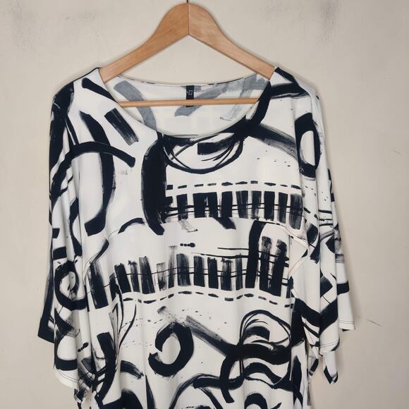 by JJ Tunic Black White Abstract Geometric Sleeveless Overlay - Picture 2 of 12